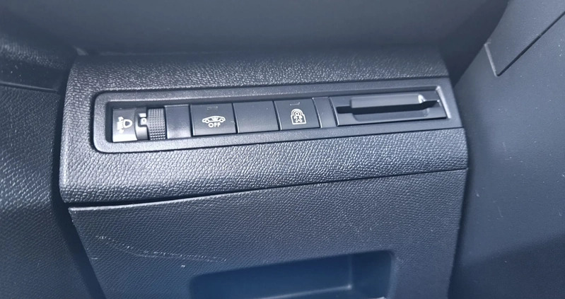 Peugeot 3008 cena 70900 przebieg: 97900, rok produkcji 2018 z Katowice małe 742